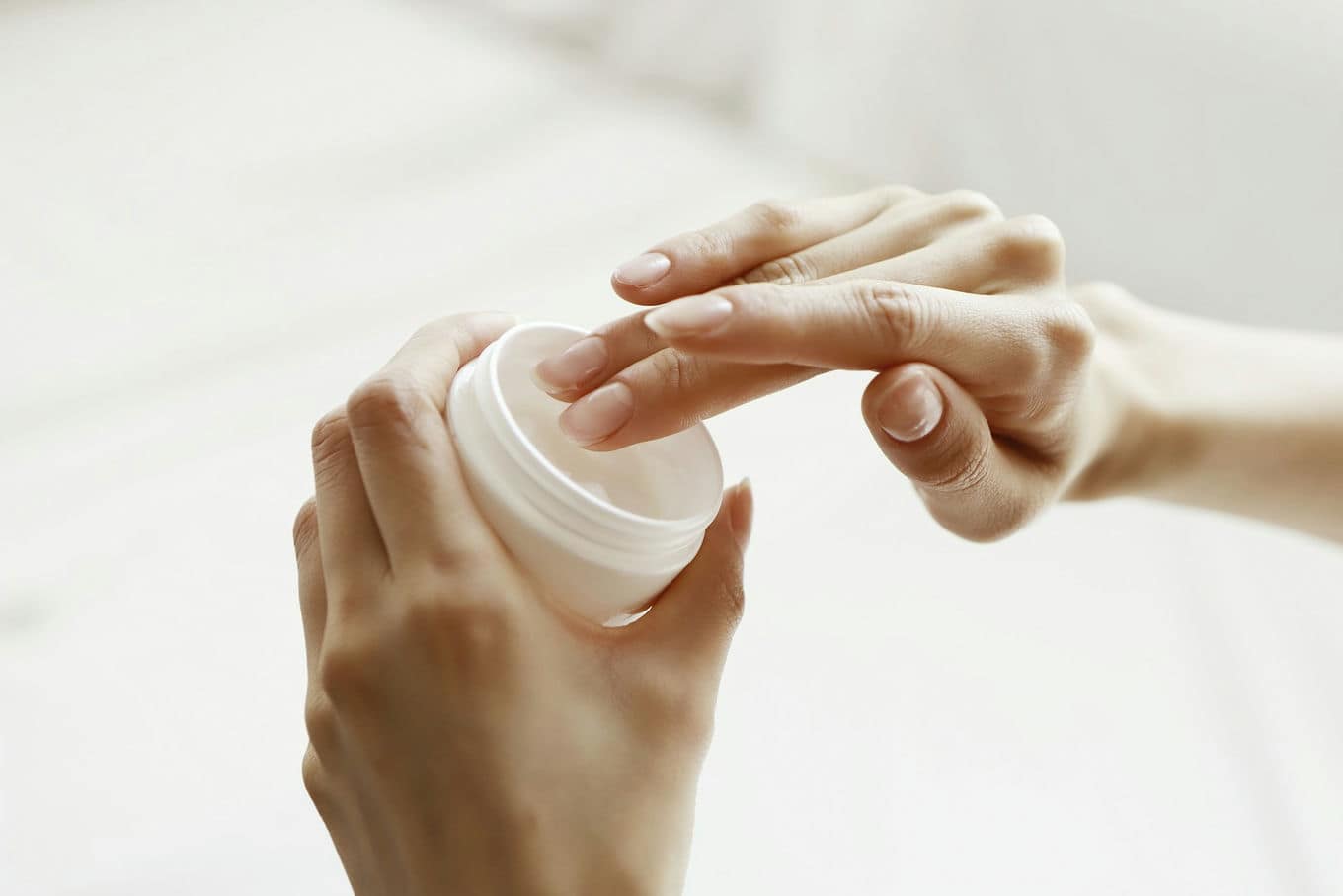 Czym różni się kolagen naturalny od syntetycznego w kosmetykach?